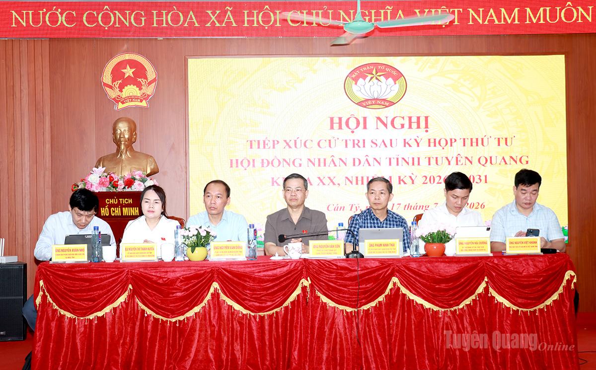 Tổ đại biểu số 2 HĐND tỉnh tiếp xúc cử tri xã Cán Tỷ