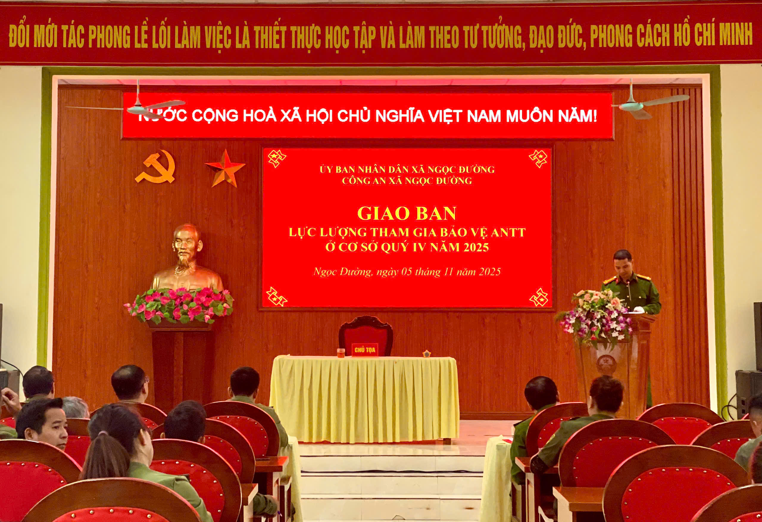 GIAO BAN LỰC LƯỢNG THAM GIA BẢO VỆ ANTT QUÝ IV NĂM 2025