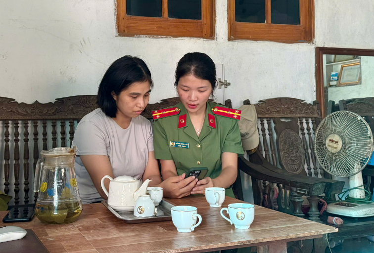 CÔNG AN XÃ THÁI BÌNH TÍCH CỰC HƯỚNG DẪN CÁC CƠ SỞ LƯU TRÚ THỰC HIỆN KHAI BÁO TẠM TRÚ TRÊN HỆ THỐNG MỚI CỦA BỘ CÔNG AN
