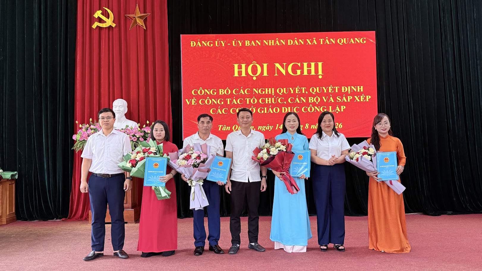 Tân Quang công bố Nghị quyết, Quyết định sắp xếp tổ chức đảng ở cơ sở giáo dục 