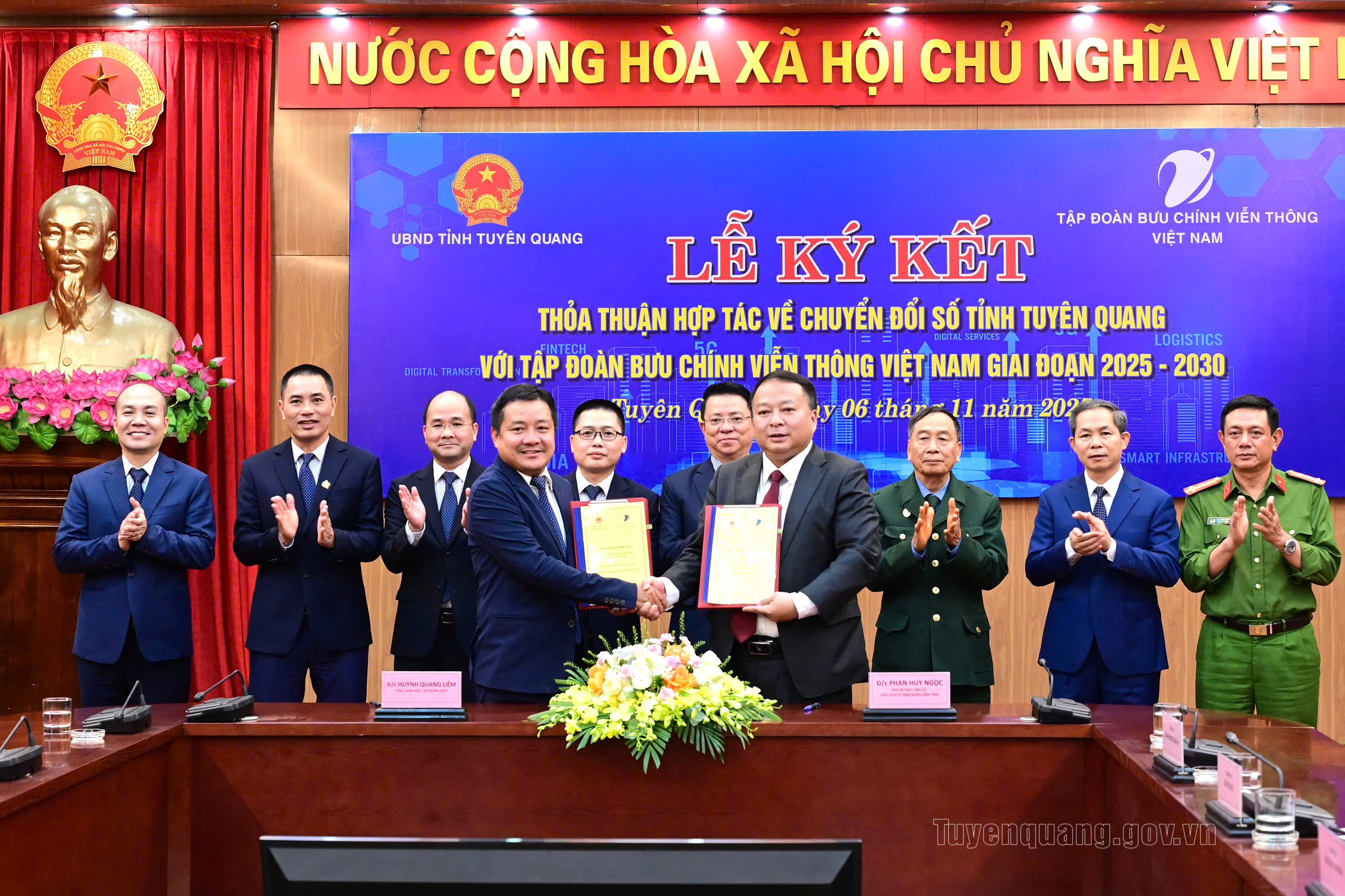 UBND tỉnh và Tập đoàn VNPT ký thỏa thuận hợp tác về chuyển đổi số