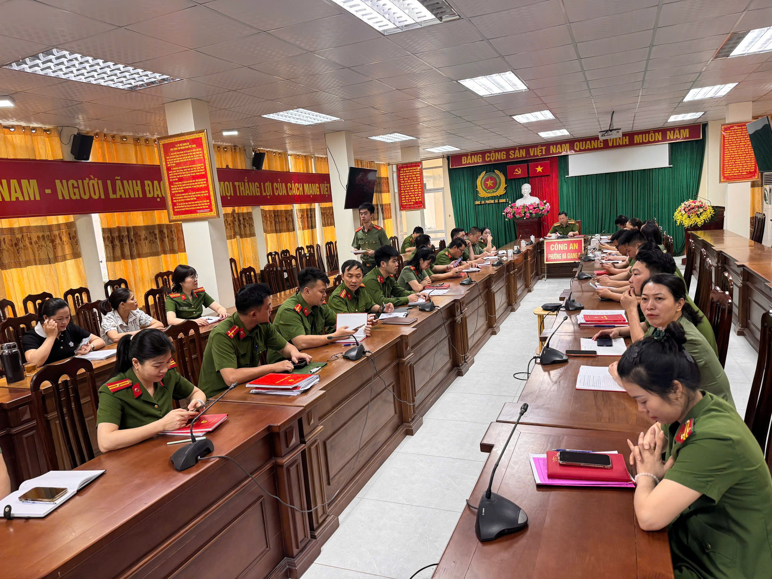 QUÁN TRIỆT NGHỊ QUYẾT HỘI NGHỊ LẦN THỨ HAI BAN CHẤP HÀNH TRUNG ƯƠNG ĐẢNG KHÓA XIV