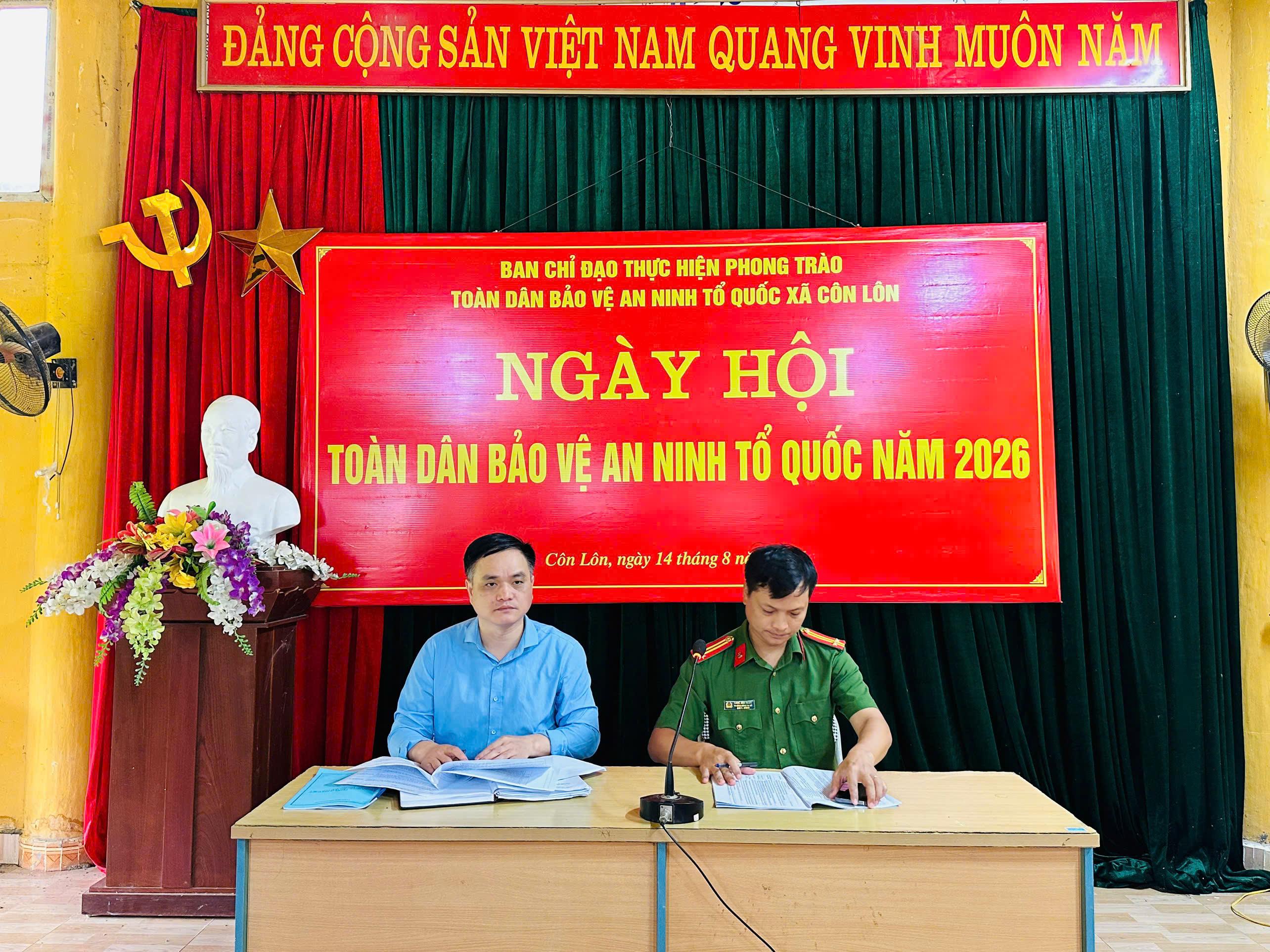 CÔNG AN XÃ CÔN LÔN THAM MƯU TỔ CHỨC THÀNH CÔNG NGÀY HỘI TOÀN DÂN BẢO VỆ ANTQ VÀ DIỄN ĐÀN “CÔNG AN LẮNG NGHE Ý KIẾN NHÂN DÂN”