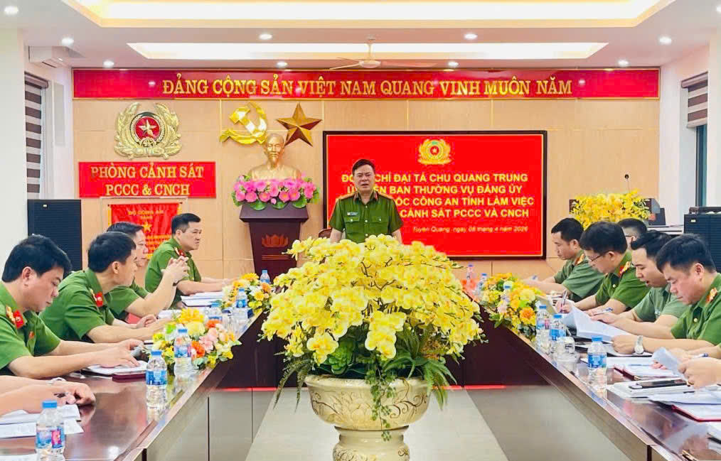 LÃNH ĐẠO CÔNG AN TỈNH KIỂM TRA CÁC MẶT CÔNG TÁC PCCC VÀ CNCH