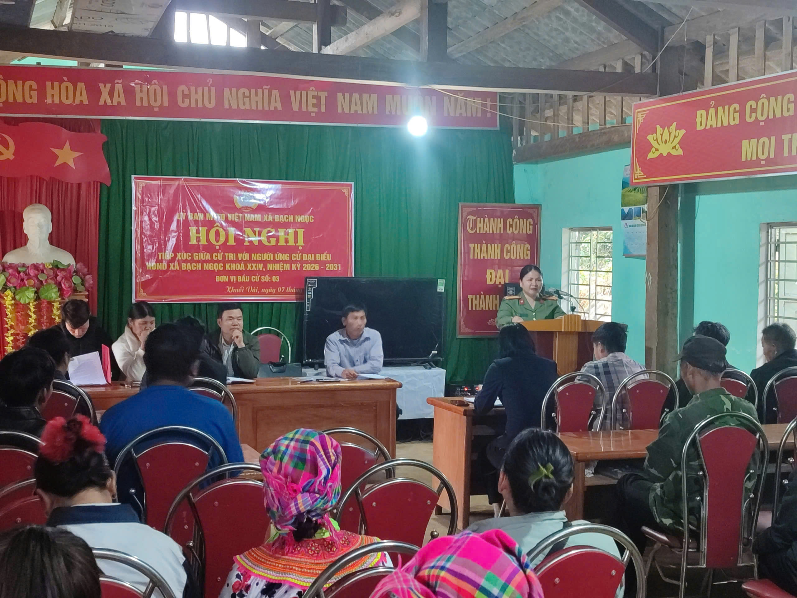 LẮNG NGHE DÂN ĐỂ GIỮ VỮNG AN NINH CƠ SỞ