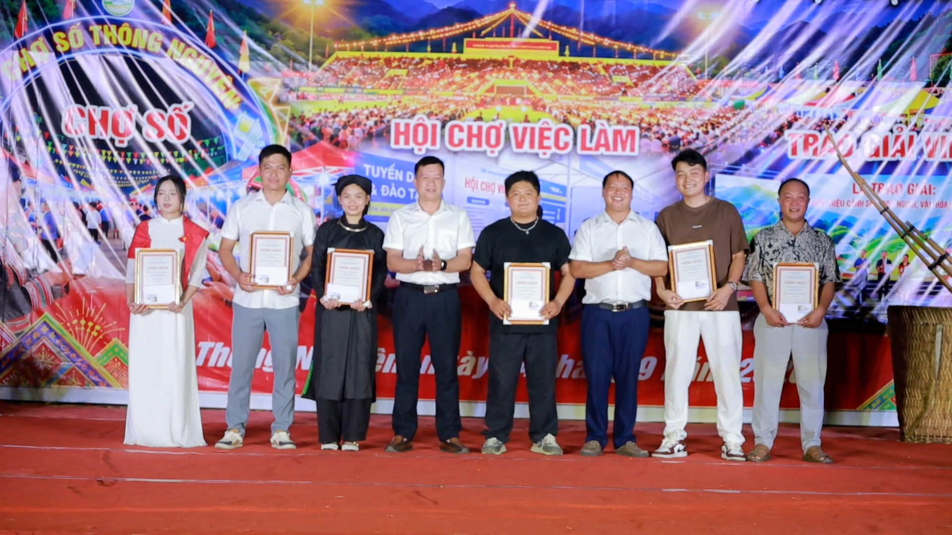 Thông Nguyên tổ chức đêm khai mạc Chợ số, giới thiệu việc làm và trao giải Cuộc thi video clip