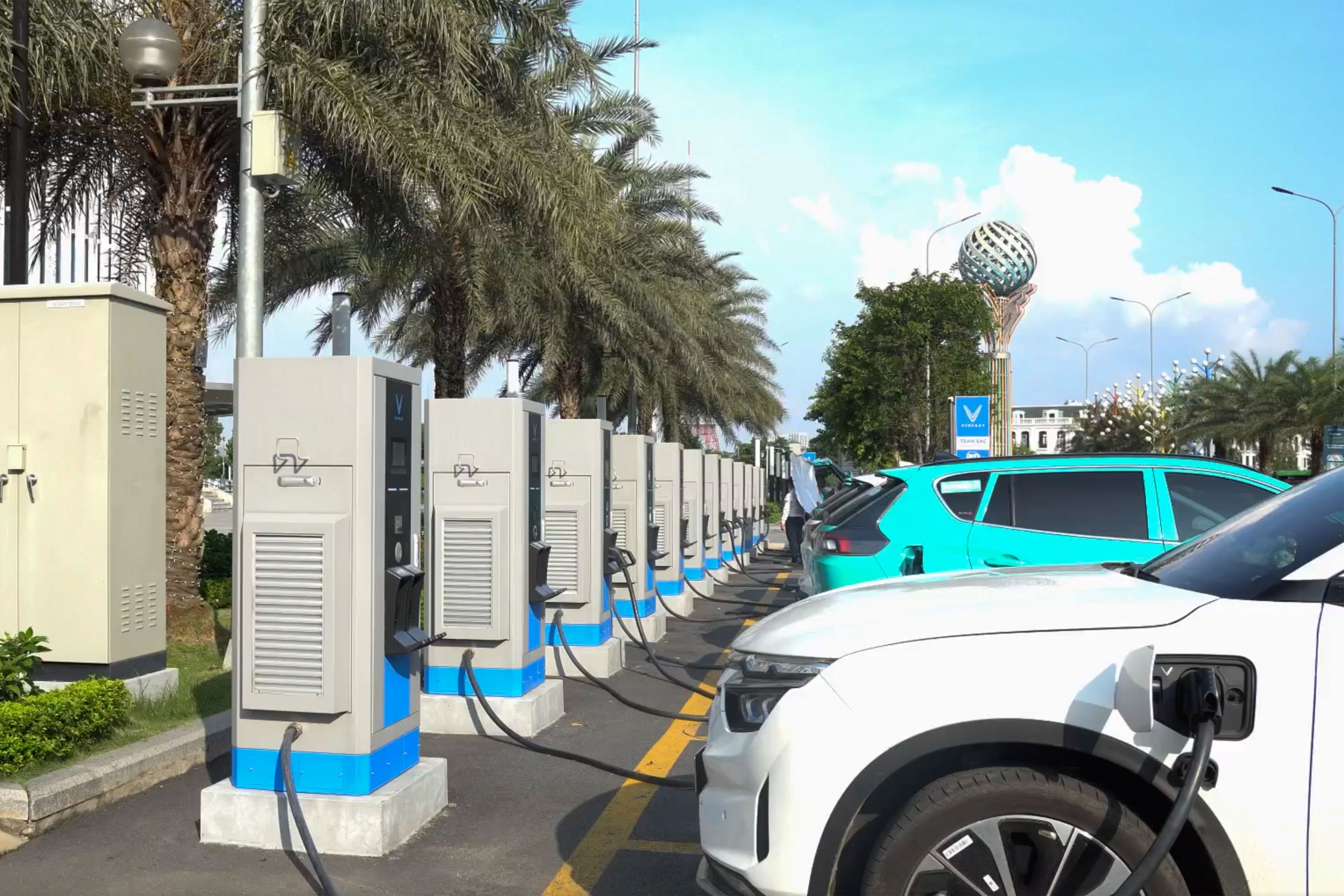 Thúc đẩy chuyển dịch năng lượng xanh, phát triển phương tiện giao thông điện và hạ tầng trạm sạc đến năm 2030