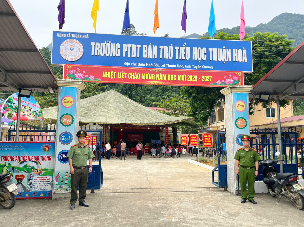 CÔNG AN XÃ THUẬN HÒA BẢO ĐẢM TUYỆT ĐỐI AN TOÀN LỄ KHAI GIẢNG NĂM HỌC MỚI