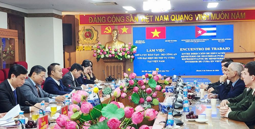 TĂNG CƯỜNG HỢP TÁC ĐÀO TẠO, BỒI DƯỠNG CÁN BỘ GIỮA BỘ CÔNG AN VIỆT NAM VÀ BỘ NỘI VỤ CUBA