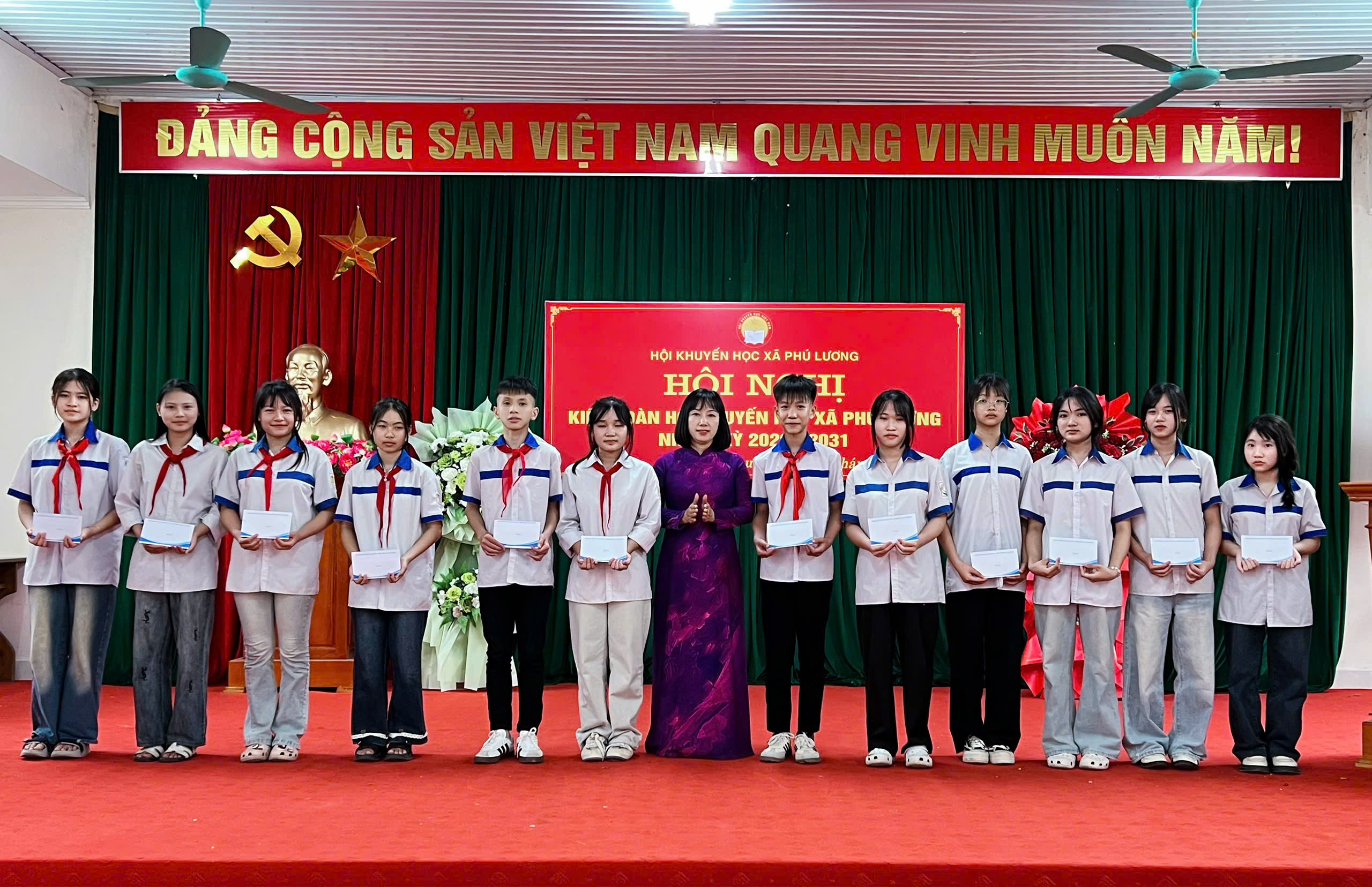 z7844500425969_6f97ac01f074906206d486a3e26b5715.jpg