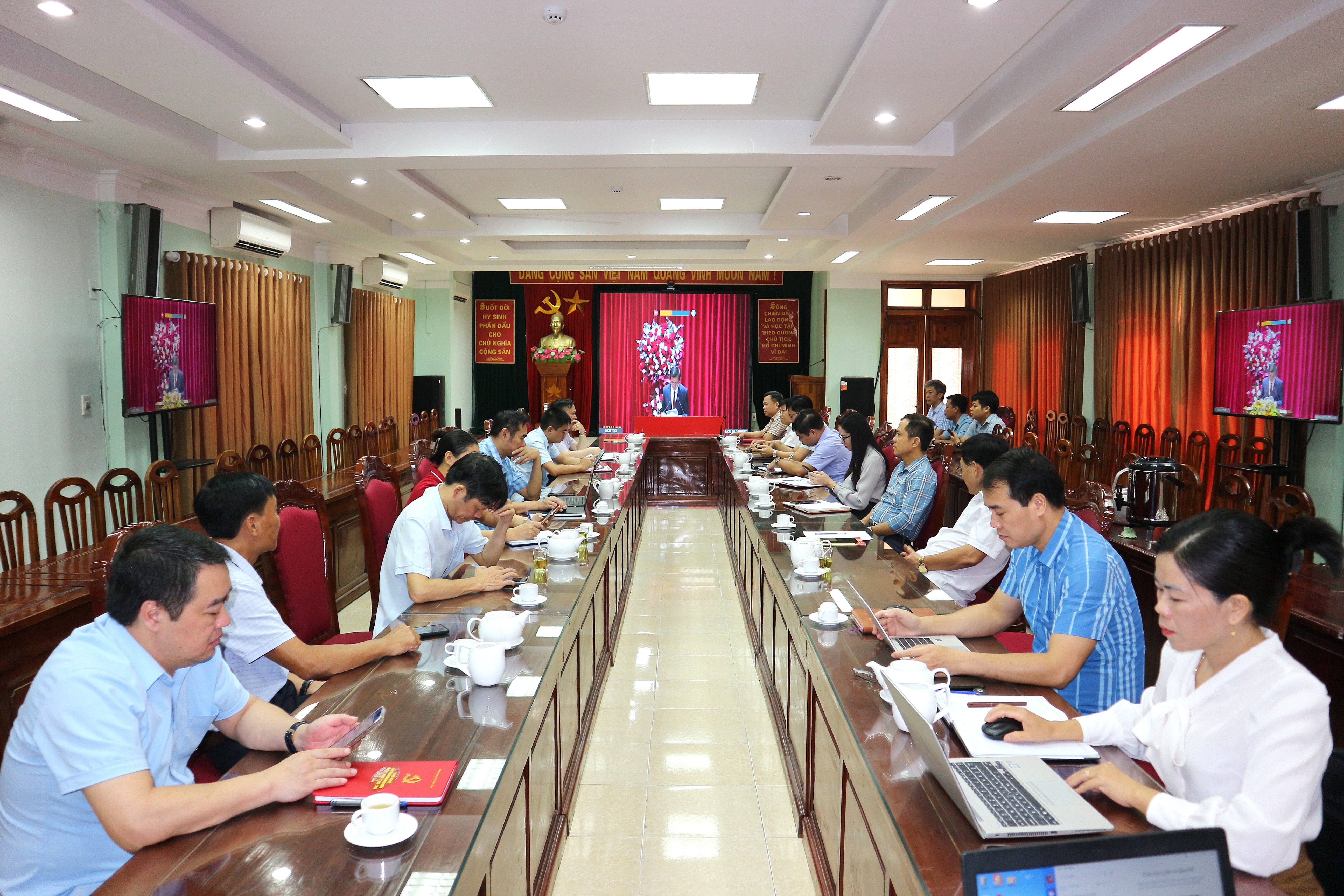 Bồi dưỡng kiến thức, kỹ năng đối với cán bộ lãnh đạo, quản lý xã, phường