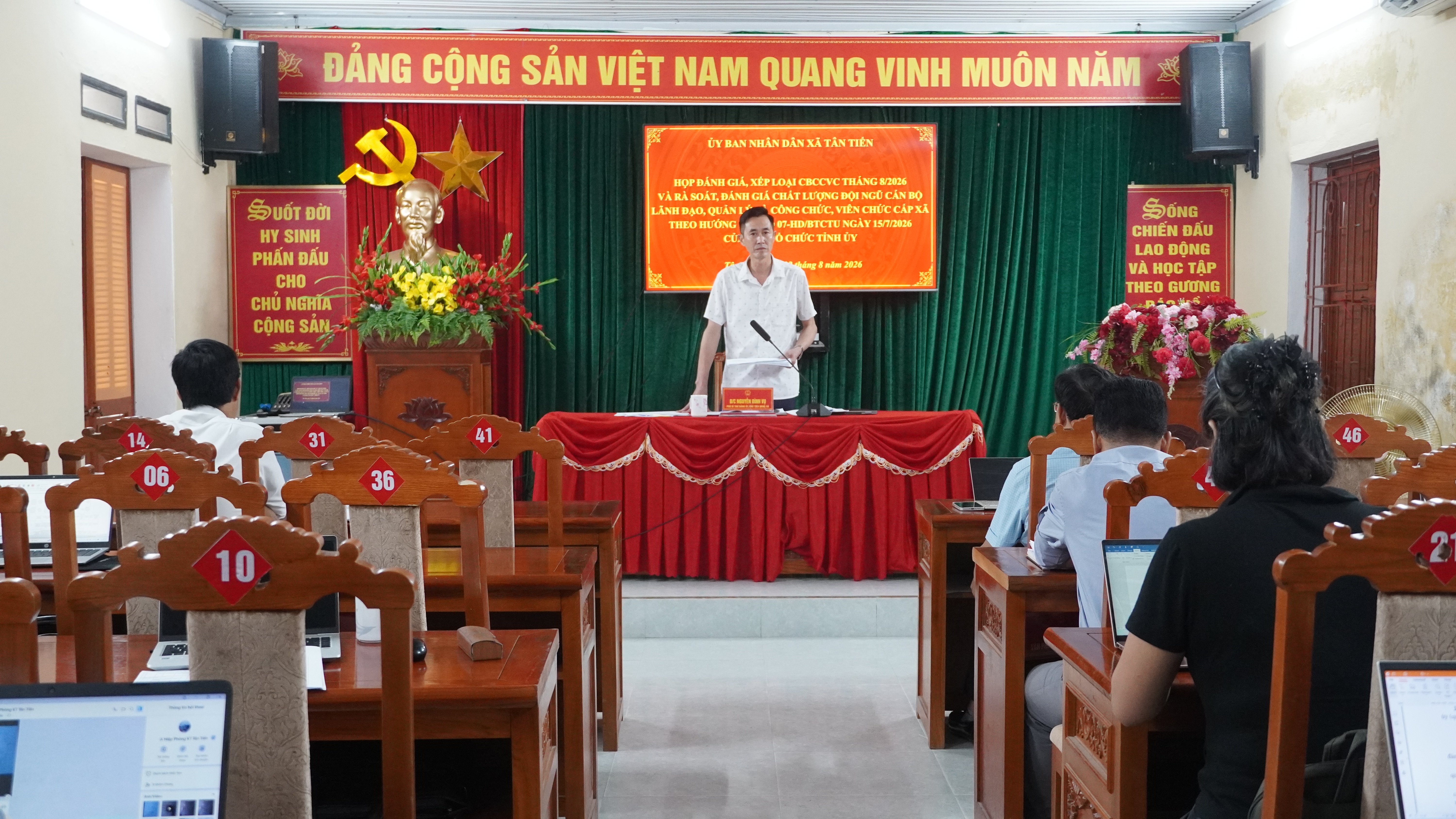 Họp đánh giá, xếp loại cán bộ, công chức, viên chức tháng 8/2026 và rà soát, đánh giá chất lượng đội ngũ cán bộ lãnh đạo, quản lý và công chức, viên chức cấp xã