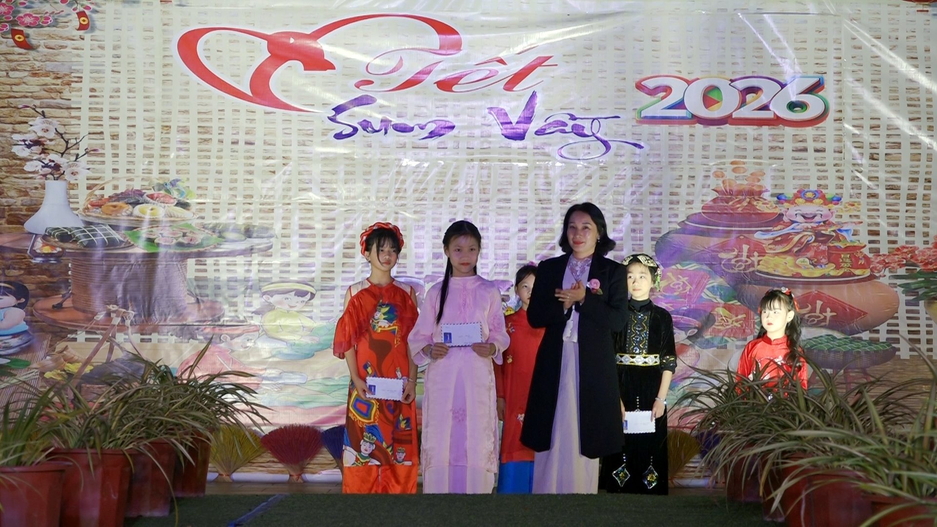 Sequence 01.00_06_42_24.Still004.jpg