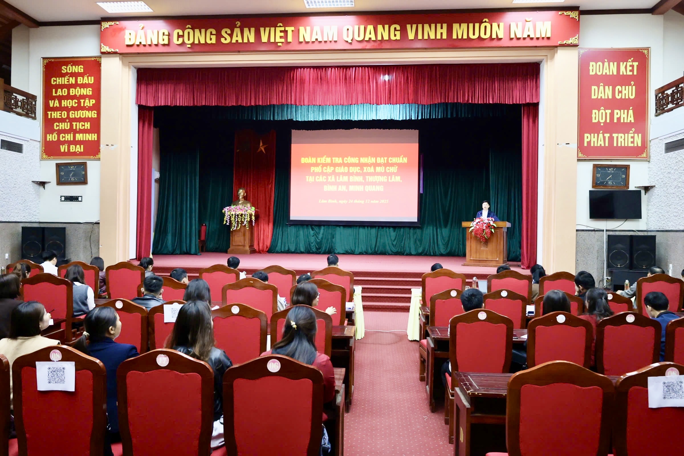 Kiểm tra công nhận đạt chuẩn phổ cập giáo dục, xoá mù chữ tại các xã Lâm Bình, Thượng Lâm, Bình An, Minh Quang