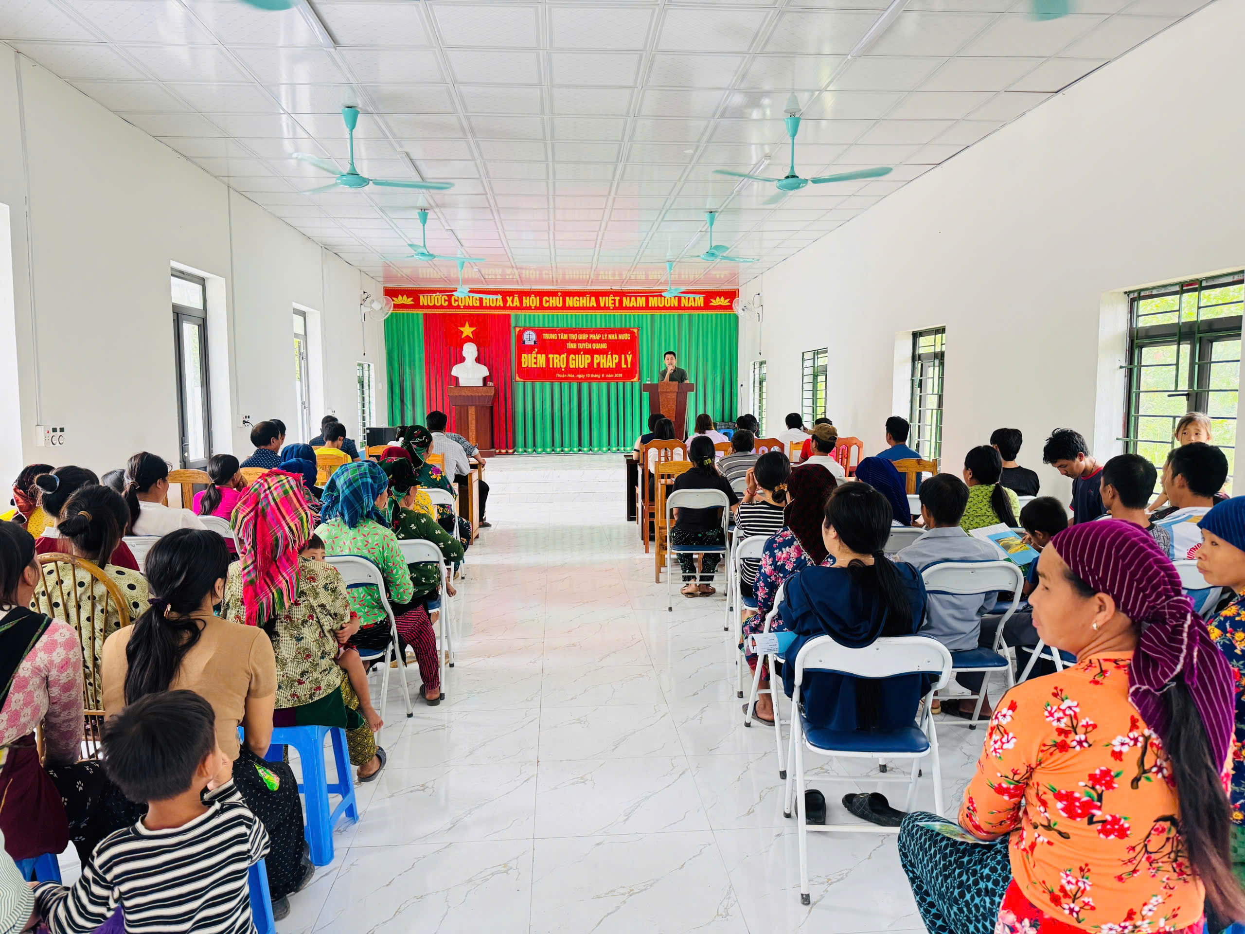 Tuyên truyền trợ giúp pháp lý cho bà con nhân dân 2 thôn Khâu Mèng, Lũng Pù.