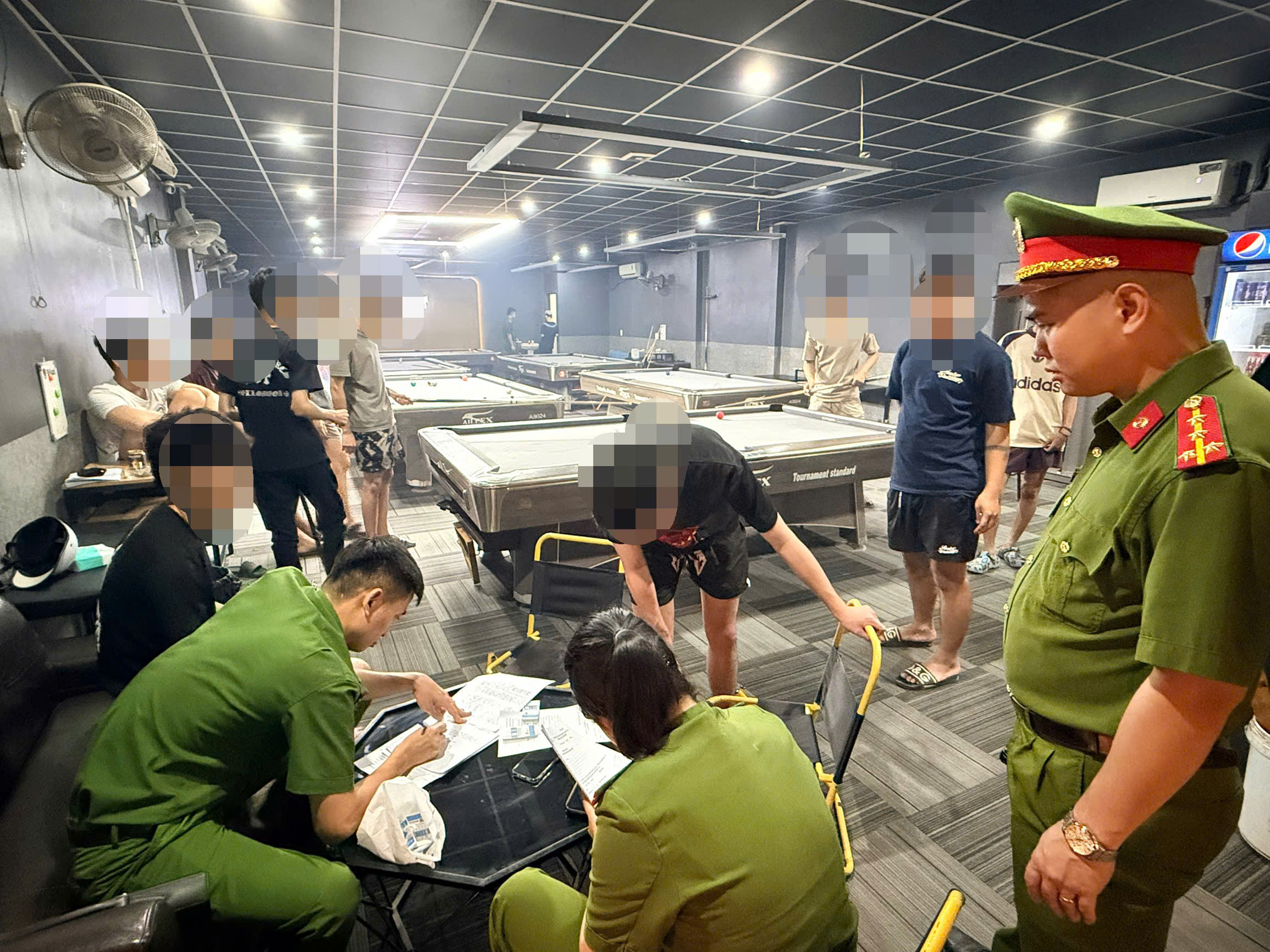  CÔNG AN PHƯỜNG AN TƯỜNG TĂNG CƯỜNG KIỂM TRA CÁC CƠ SỞ KINH DOANH CÓ ĐIỀU KIỆN 