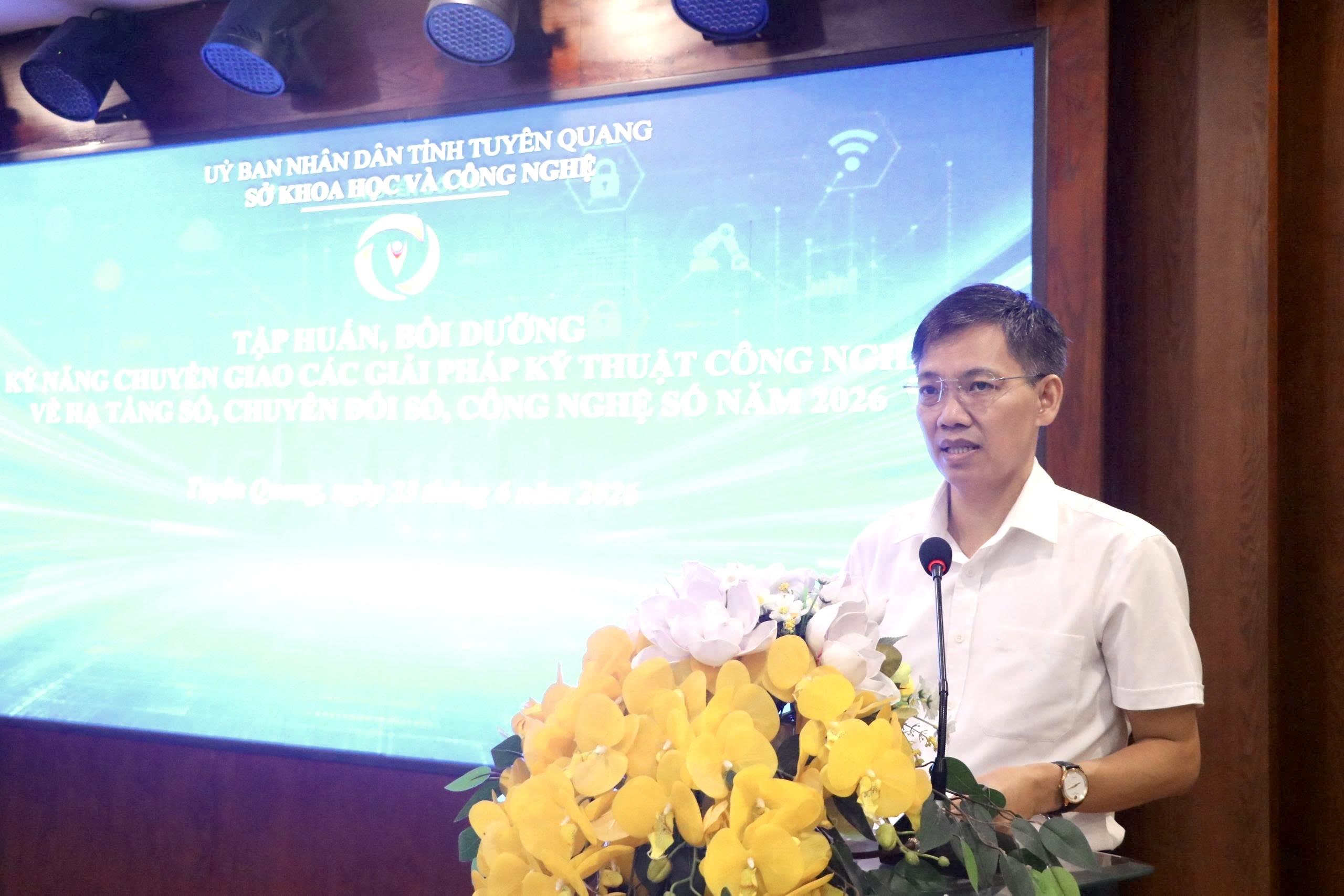 Nâng cao năng lực số cho đội ngũ công chức, viên chức chuyên trách các cơ quan, đơn vị khối tỉnh, đáp ứng yêu cầu chuyển đổi số trong giai đoạn mới