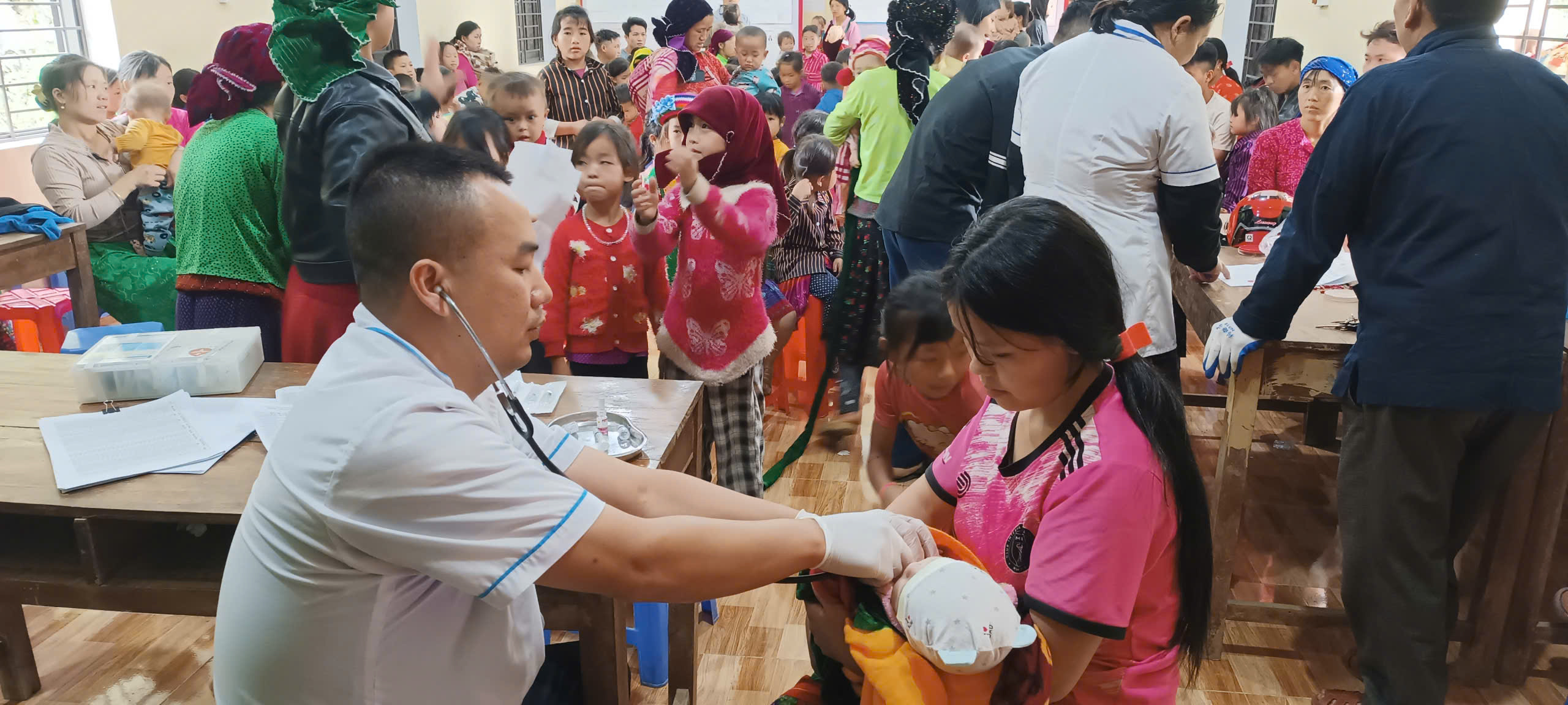 Trạm Y tế xã Khâu Vai tích cực triển khai tiêm chủng thường xuyên tại các thôn trên địa bàn