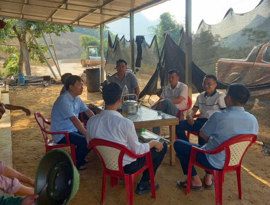  Phù Lưu tổ chức nghiệm thu, bàn giao đưa vào sử dụng công trình: Cải tạo, nâng cấp tuyến đường Bản Ban, Thôm Táu, xã Phù Lưu