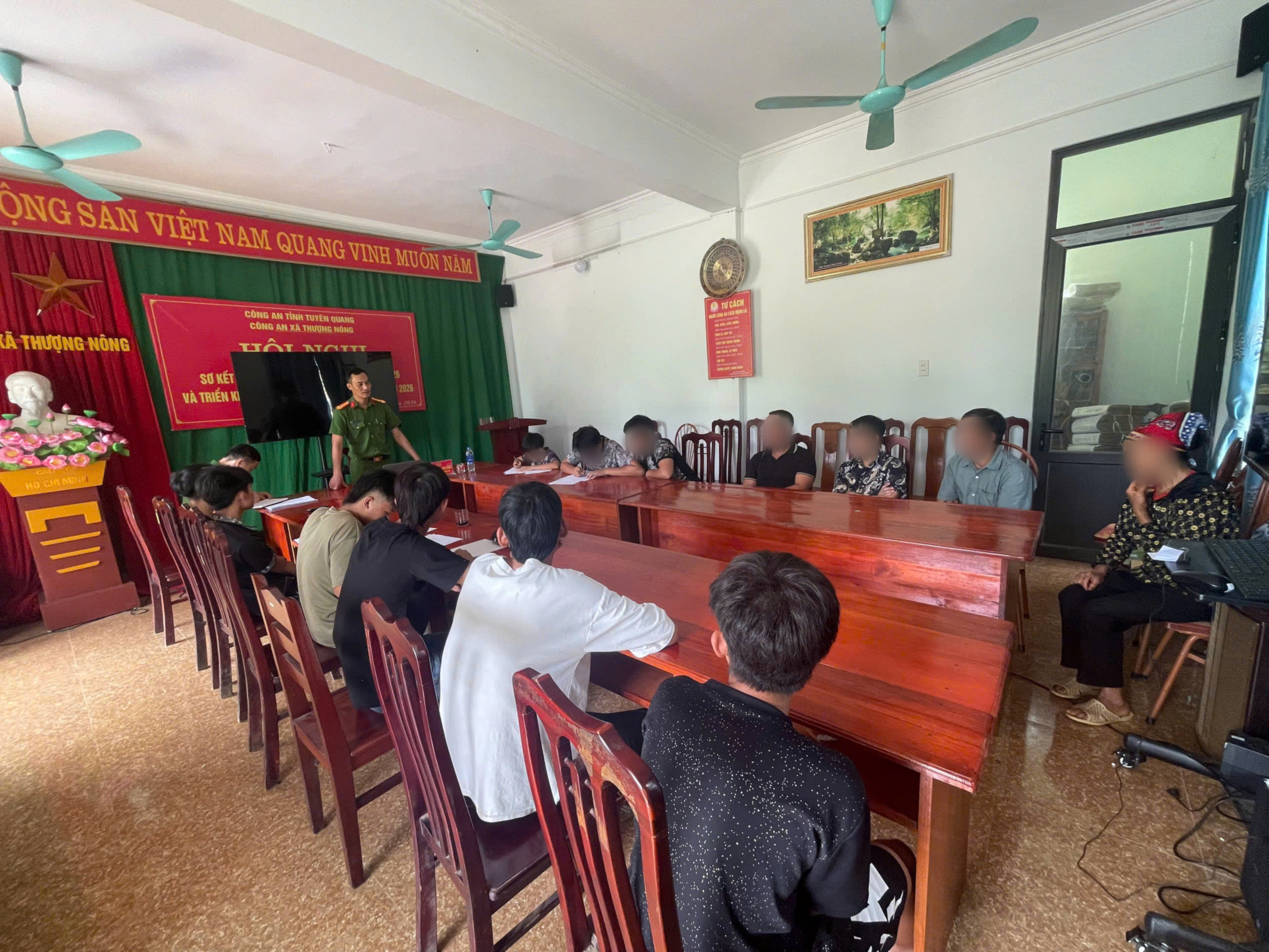 CÔNG AN XÃ THƯỢNG NÔNG TĂNG CƯỜNG GIÁO DỤC, PHÒNG NGỪA THANH THIẾU NIÊN VI PHẠM PHÁP LUẬT