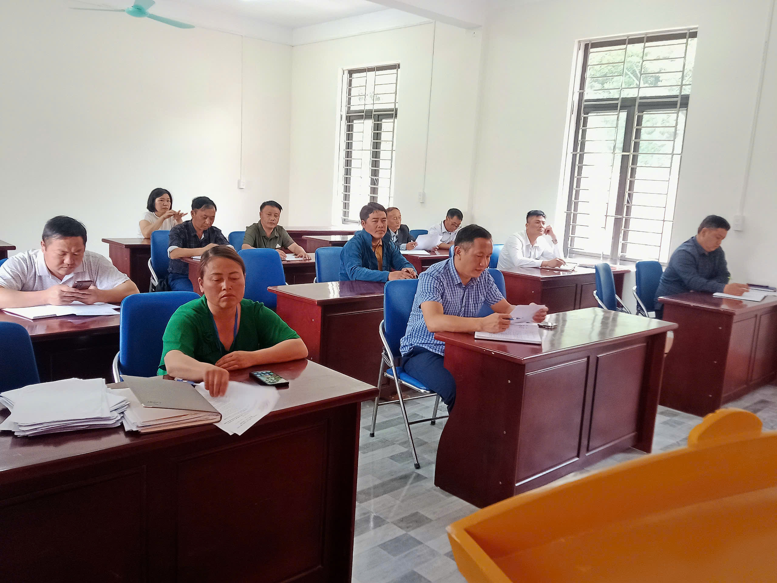 HĐND XÃ LŨNG CÚ TỔ CHỨC KỲ HỌP THỨ MƯỜI SÁU (CHUYÊN ĐỀ) TÁN THÀNH CHỦ TRƯƠNG SẮP XẾP ĐƠN VỊ HÀNH CHÍNH TỈNH TUYÊN QUANG VÀ TỈNH HÀ GIANG; SẮP XẾP ĐƠN VỊ HÀNH CHÍNH CẤP XÃ TRÊN ĐỊA BÀN TỈNH HÀ GIANG