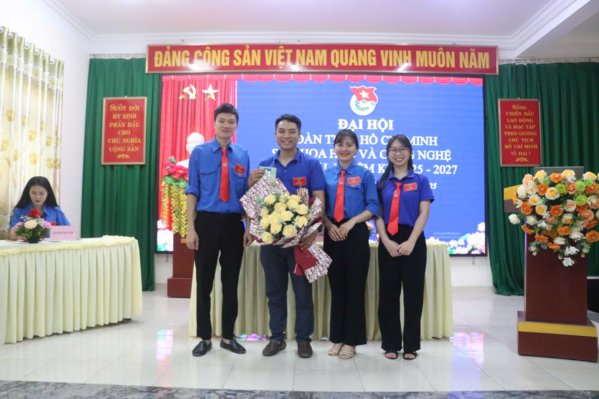 BAN CHẤP HAHF KHÓA MỚI.jpg