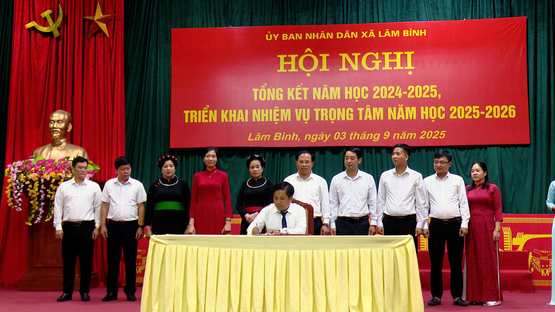 Uỷ ban nhân dân xã Lâm Bình triển khai nhiệm vụ năm học 2025 - 2026.