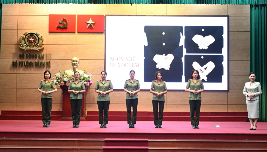 KHAI GIẢNG LỚP BỒI DƯỠNG KỸ NĂNG ĐỐI NGOẠI, LỄ TÂN NGOẠI GIAO TRONG BỘ TƯ LỆNH CẢNH VỆ NĂM 2026