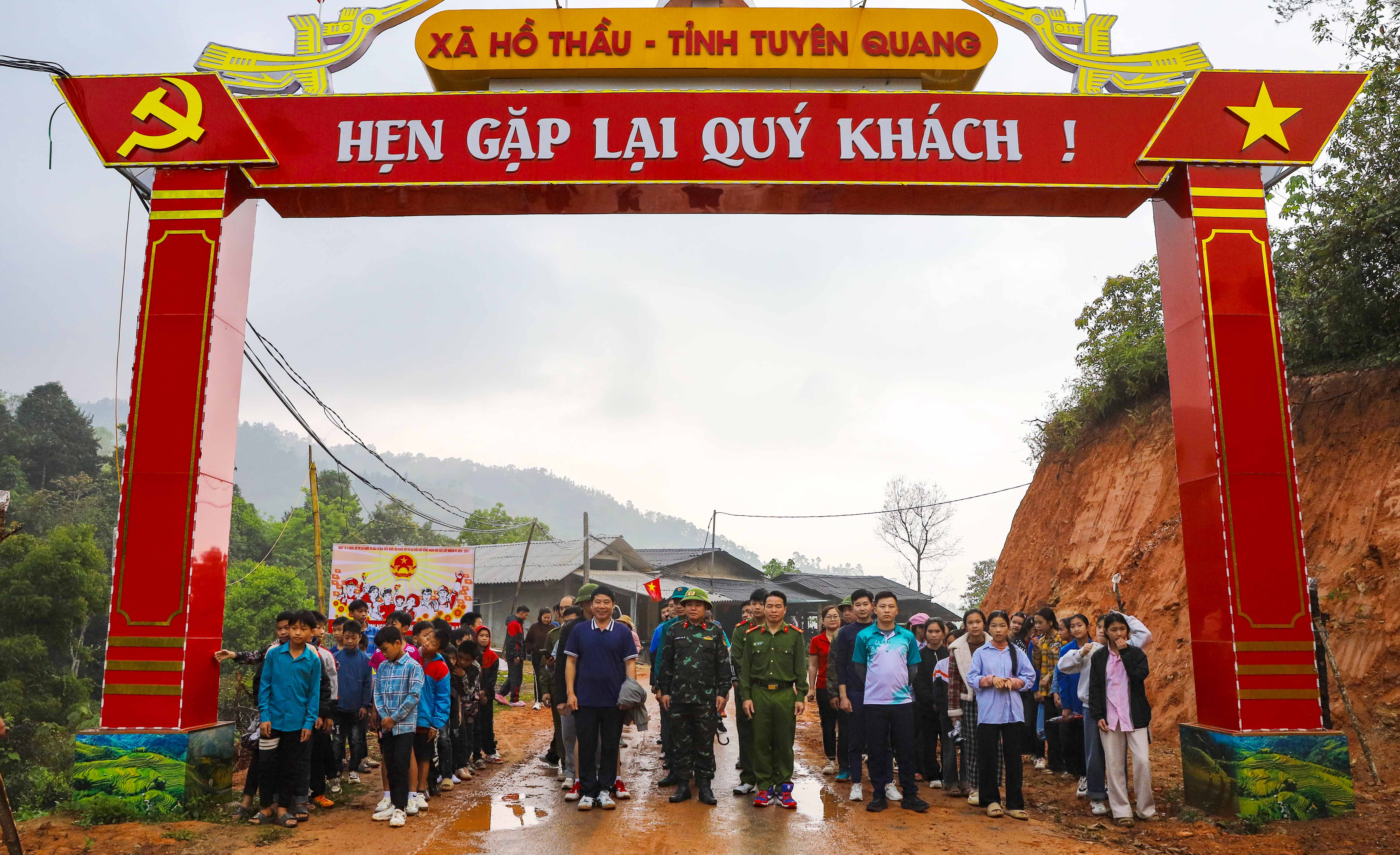 HỒ THẦU: TỔ CHỨC LỄ PHÁT ĐỘNG NGÀY CHẠY OLYMPIC VÌ SỨC KHỎE TOÀN DÂN, VÌ AN NINH TỔ QUỐC VÀ GIẢI VIỆT DÃ TIỀN PHONG NĂM 2026
