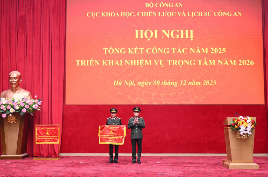 TIẾP TỤC ĐẨY MẠNH CÔNG TÁC KHOA HỌC, CHIẾN LƯỢC VÀ LỊCH SỬ CÔNG AN