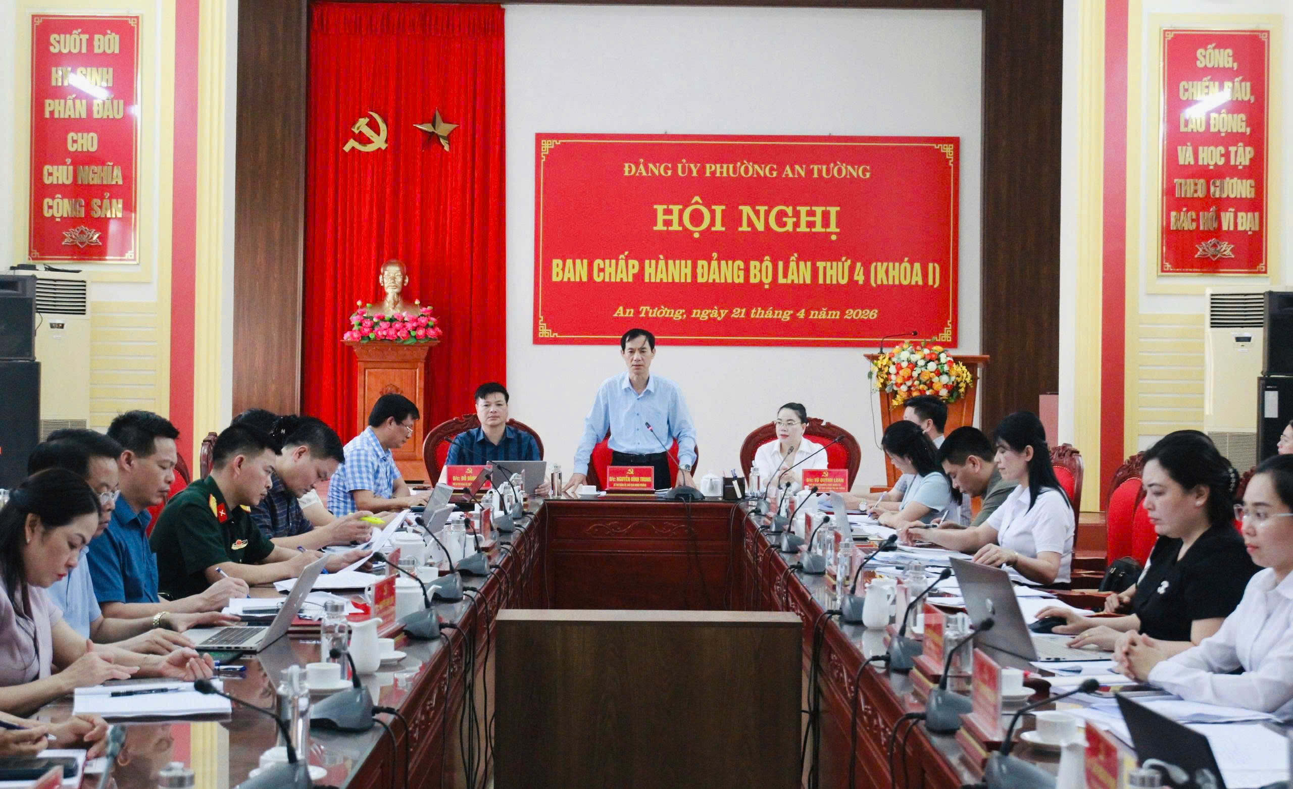 Hội nghị Ban Chấp hành Đảng bộ phường lần thứ tư (khoá I)