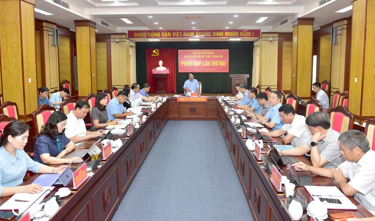 Triển khai bài bản, chặt chẽ việc sắp xếp, tổ chức lại thôn, tổ dân phố