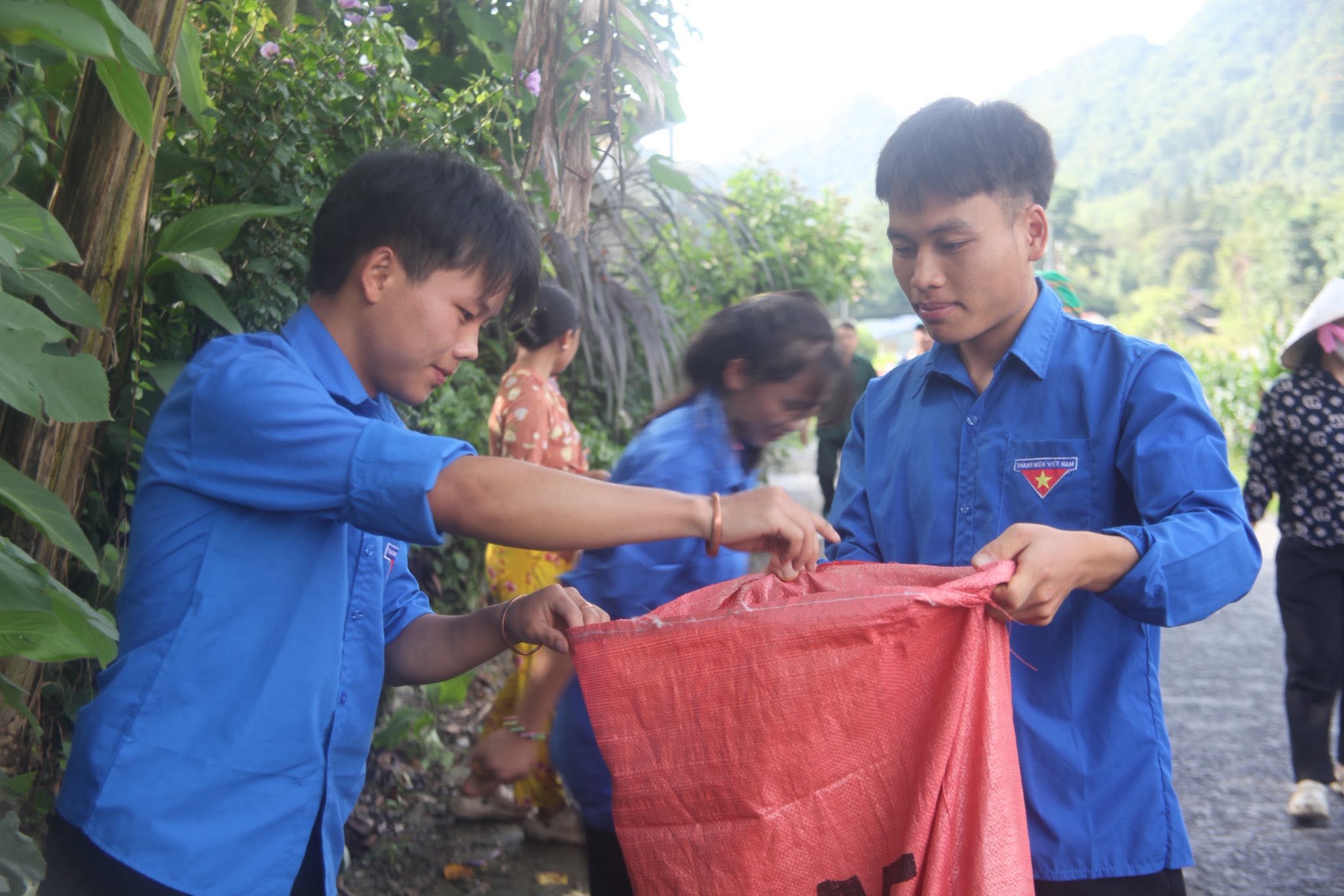 Lễ ra quân hưởng ứng phong trào thi đua “Toàn dân chung tay bảo vệ môi trường, vì một Việt Nam xanh - sạch - đẹp”