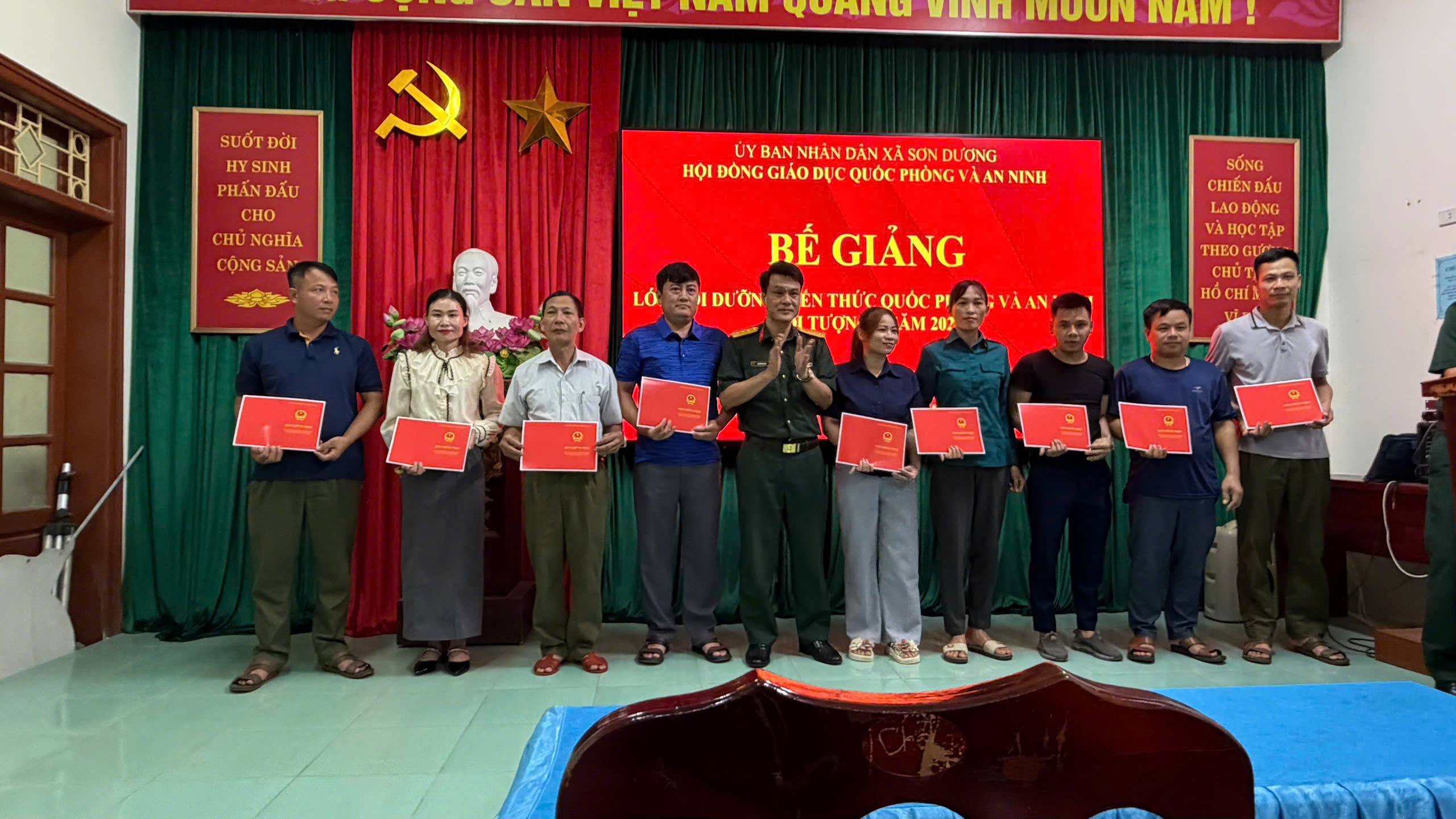 Bế mạc lớp bồi dưỡng kiến thức quốc phòng và an ninh đối tượng 4 năm 2026