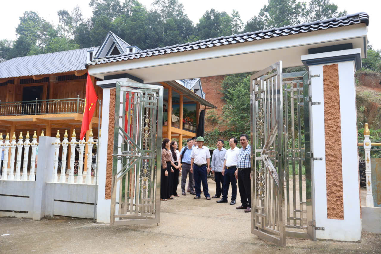 Kh sát tại V lậu cổng.jpg