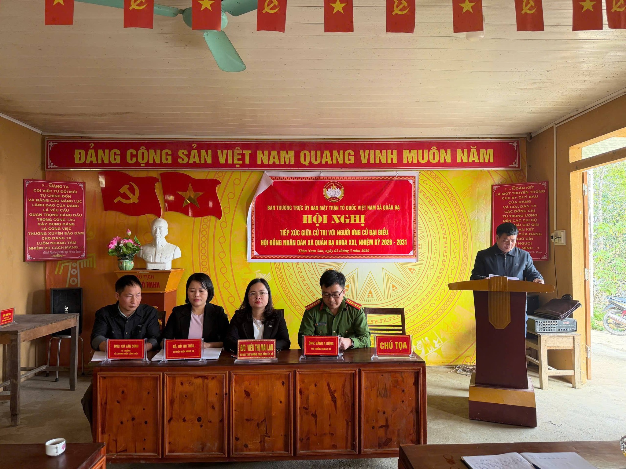 Hội nghị tiếp xúc giữa cử tri với người ứng cử đại biểu HĐND xã khóa XXI, nhiệm kỳ 2026-2031 tại thôn Nam Sơn, xã Quản Bạ.