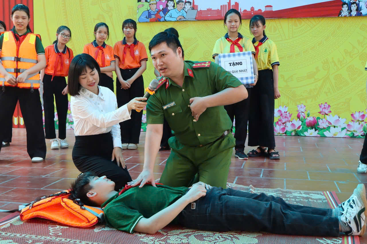 Nâng cao hiệu quả phòng chống đuối nước trẻ em và bảo đảm trật tự an toàn giao thông
