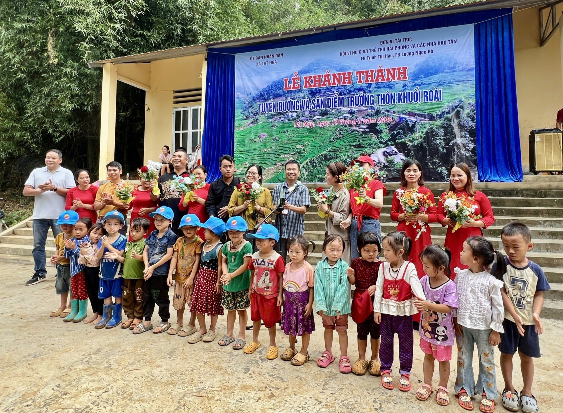 Xã Tát Ngà khánh thành tuyến đường bê tông và sân điểm trường thôn Khuổi Roài