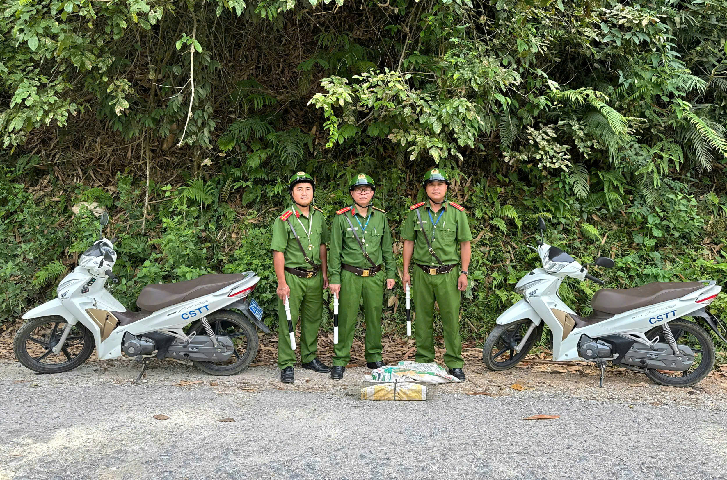 CÔNG AN XÃ TÂN MỸ PHÁT HIỆN, NGĂN CHẶN HÀNH VI VẬN CHUYỂN ĐỘNG VẬT HOANG DÃ TRÁI PHÉP