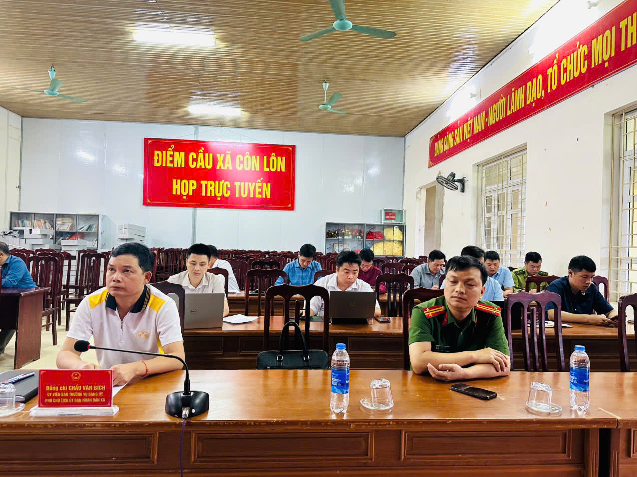 XÃ CÔN LÔN THAM DỰ HỘI NGHỊ TRIỂN KHAI ĐO ĐẠC, LẬP BẢN ĐỒ ĐỊA CHÍNH VÀ XÂY DỰNG CƠ SỞ DỮ LIỆU ĐẤT ĐAI