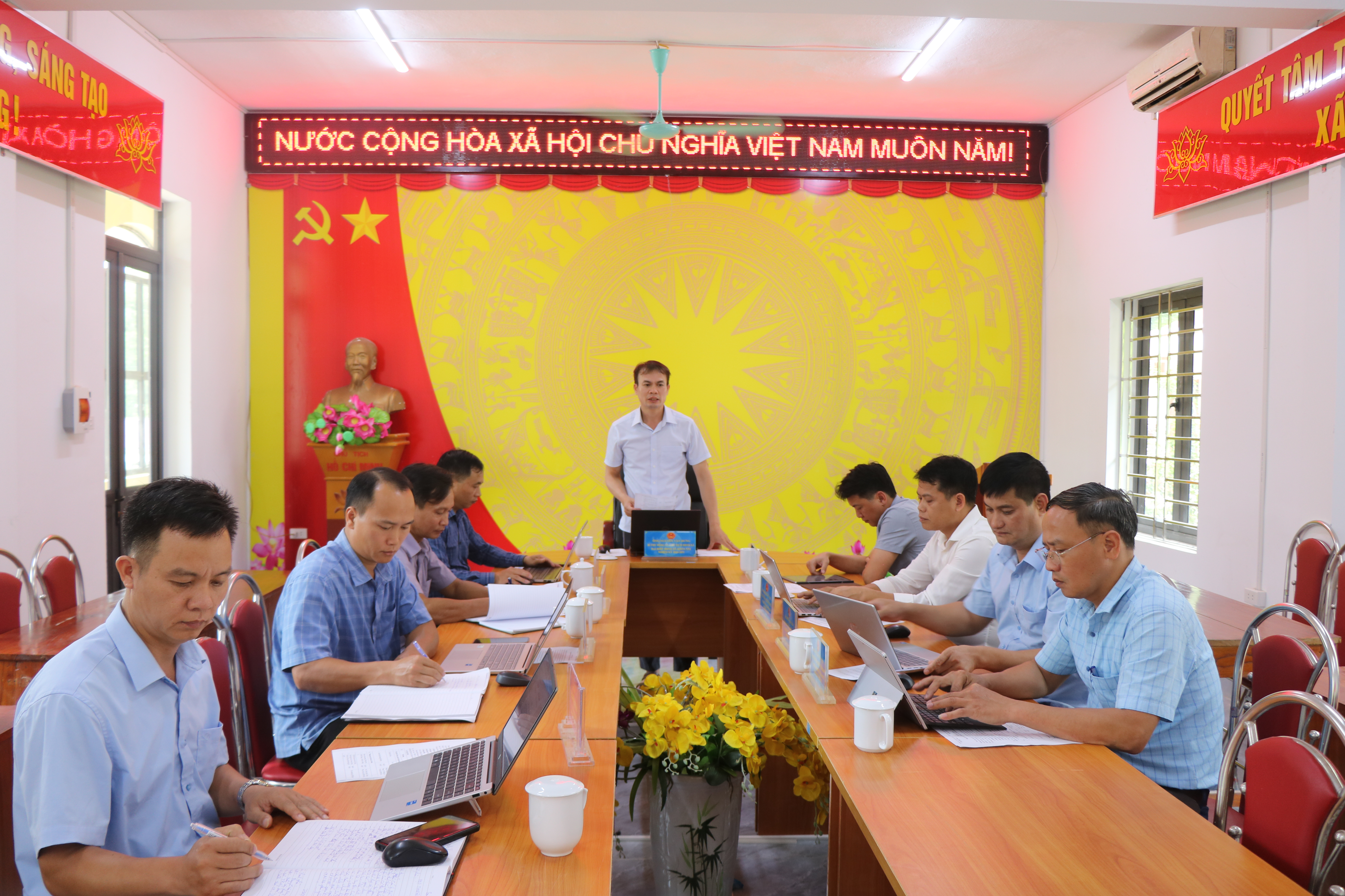 Chủ tịch HĐND xã Tiên Nguyên chủ trì phiên họp Thường trực HĐND tháng 8
