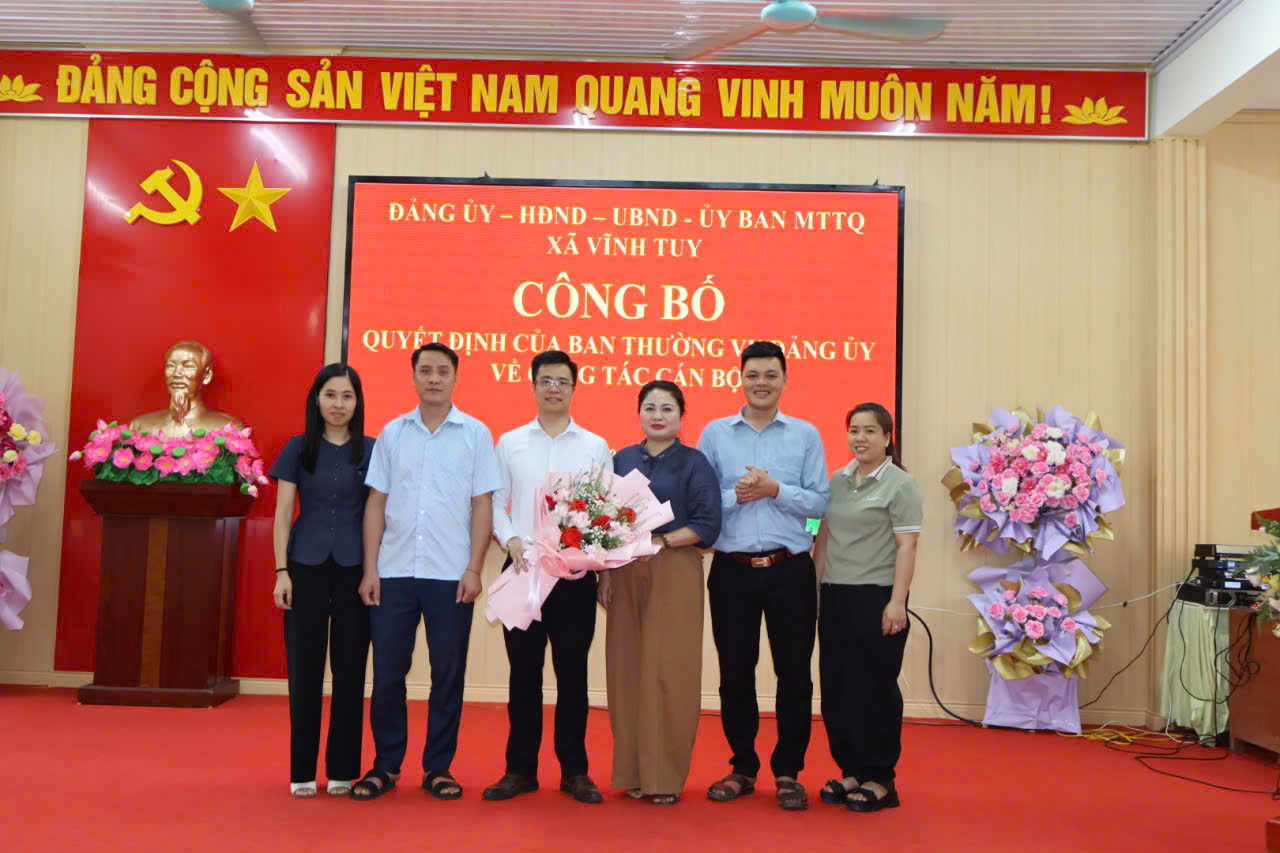 C&ocirc;ng bố QĐ Dương vp đ ủy.jpg