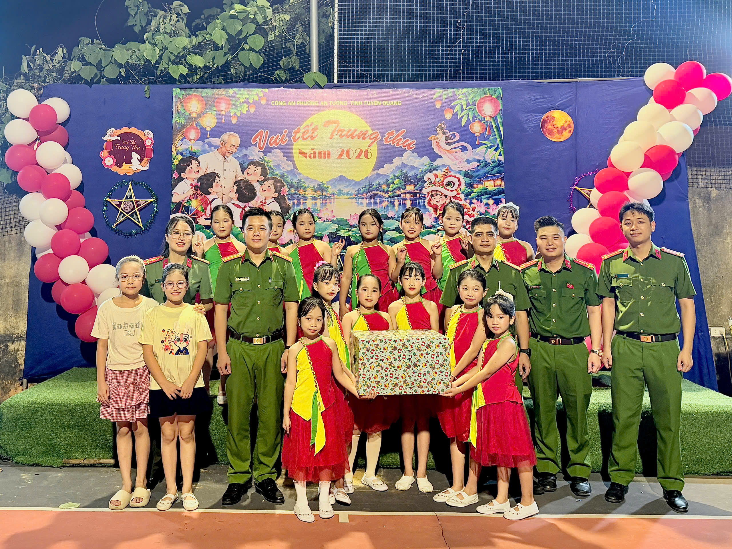 ẤM ÁP TẾT TRUNG THU TẠI CÔNG AN PHƯỜNG AN TƯỜNG