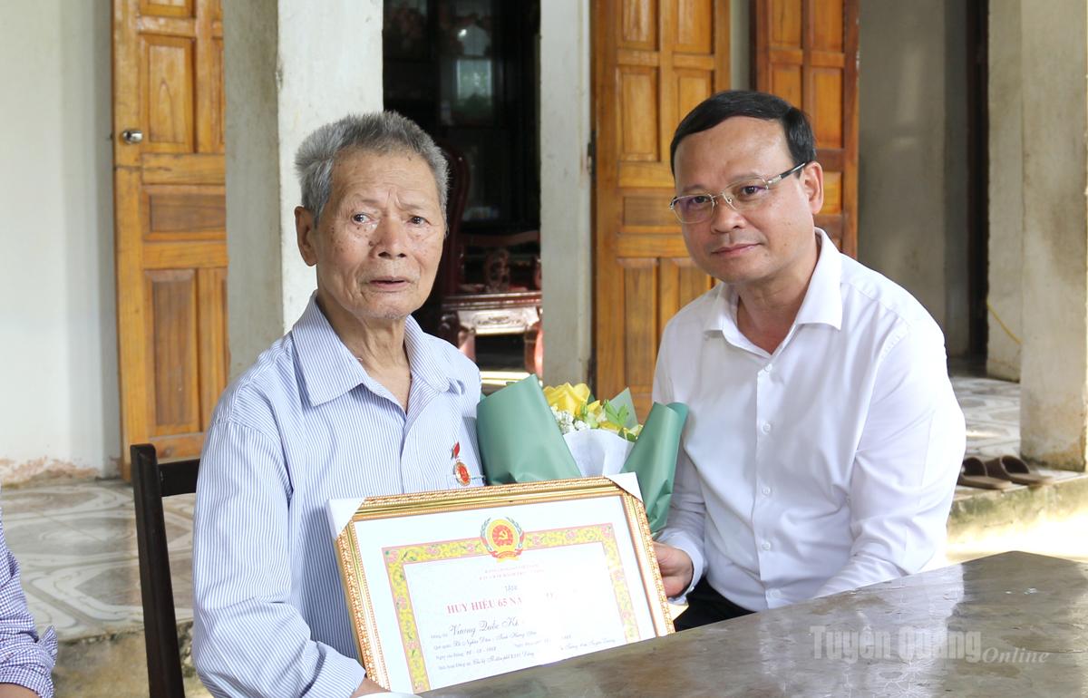 Phường An Tường trao Huy hiệu Đảng cho 67 đảng viên dịp 19/5