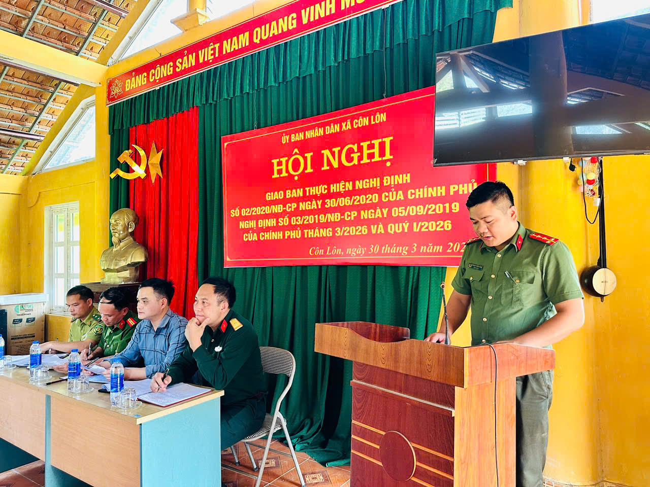 ỦY BAN NHÂN DÂN XÃ CÔN LÔN TỔ CHỨC HỘI NGHỊ GIAO BAN THỰC HIỆN NGHỊ ĐỊNH 02 VÀ NGHỊ ĐỊNH 03 (THÁNG 3 VÀ QUÝ I/2026)