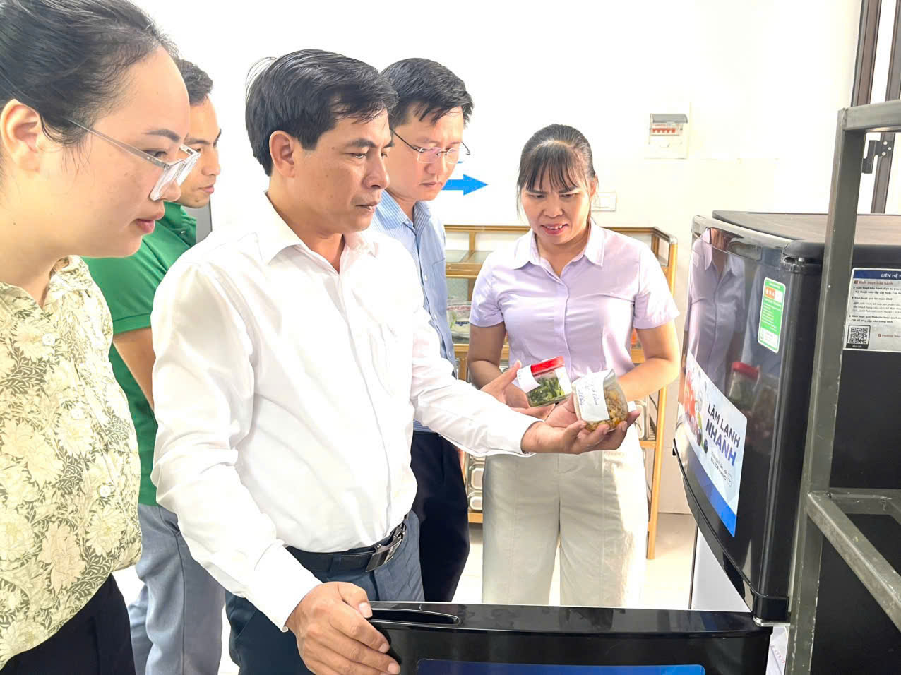 THƯỜNG TRỰC HĐND XÃ TÂN MỸ KHẢO SÁT THỰC TẾ VIỆC TỔ CHỨC, QUẢN LÝ VÀ THỰC HIỆN BẾP ĂN BÁN TRÚ TẠI CÁC TRƯỜNG HỌC TRÊN ĐỊA BÀN