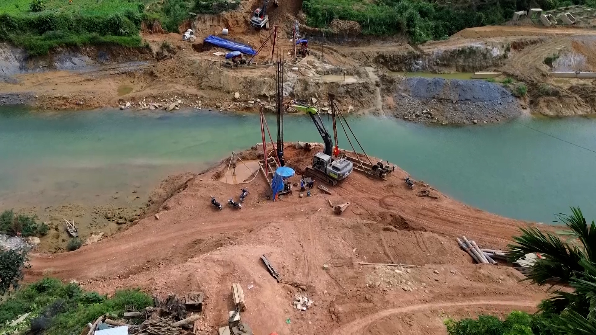 NGÀY ĐÊM TĂNG TỐC THI CÔNG CẦU TÙNG TẠO