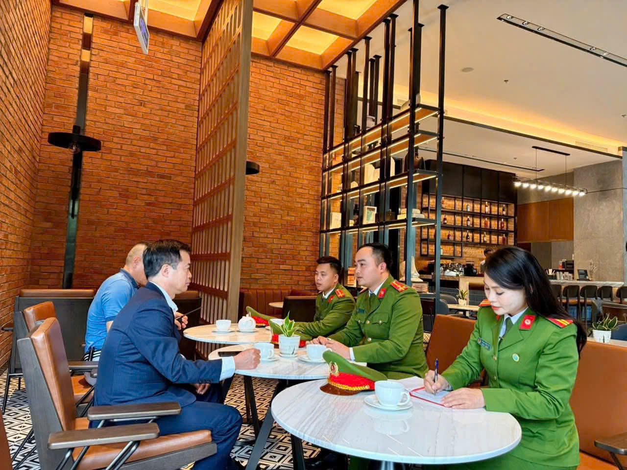 CẢNH SÁT PCCC VÀ CNCH TĂNG CƯỜNG KIỂM TRA, HƯỚNG DẪN CÔNG TÁC PCCC VÀ CNCH DỊP CUỐI NĂM