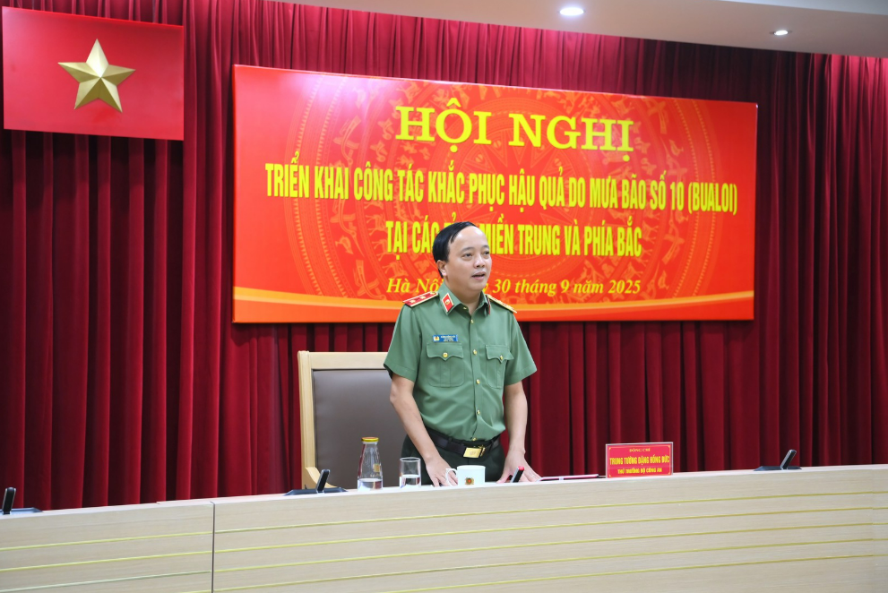 Khẩn trương, quyết liệt triển khai công tác ứng phó, khắc phục hậu quả cơn bão số 10 và hoàn lưu, mưa lũ sau bão