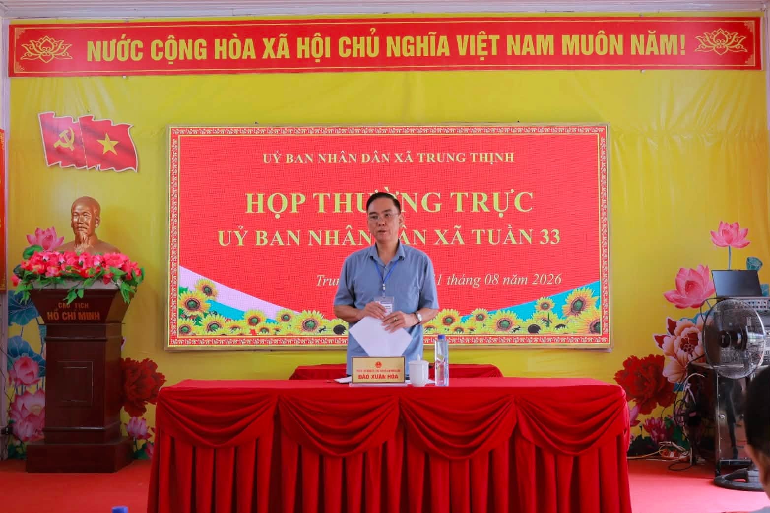 UBND XÃ TRUNG THỊNH HỌP PHIÊN THƯỜNG KỲ TUẦN 33